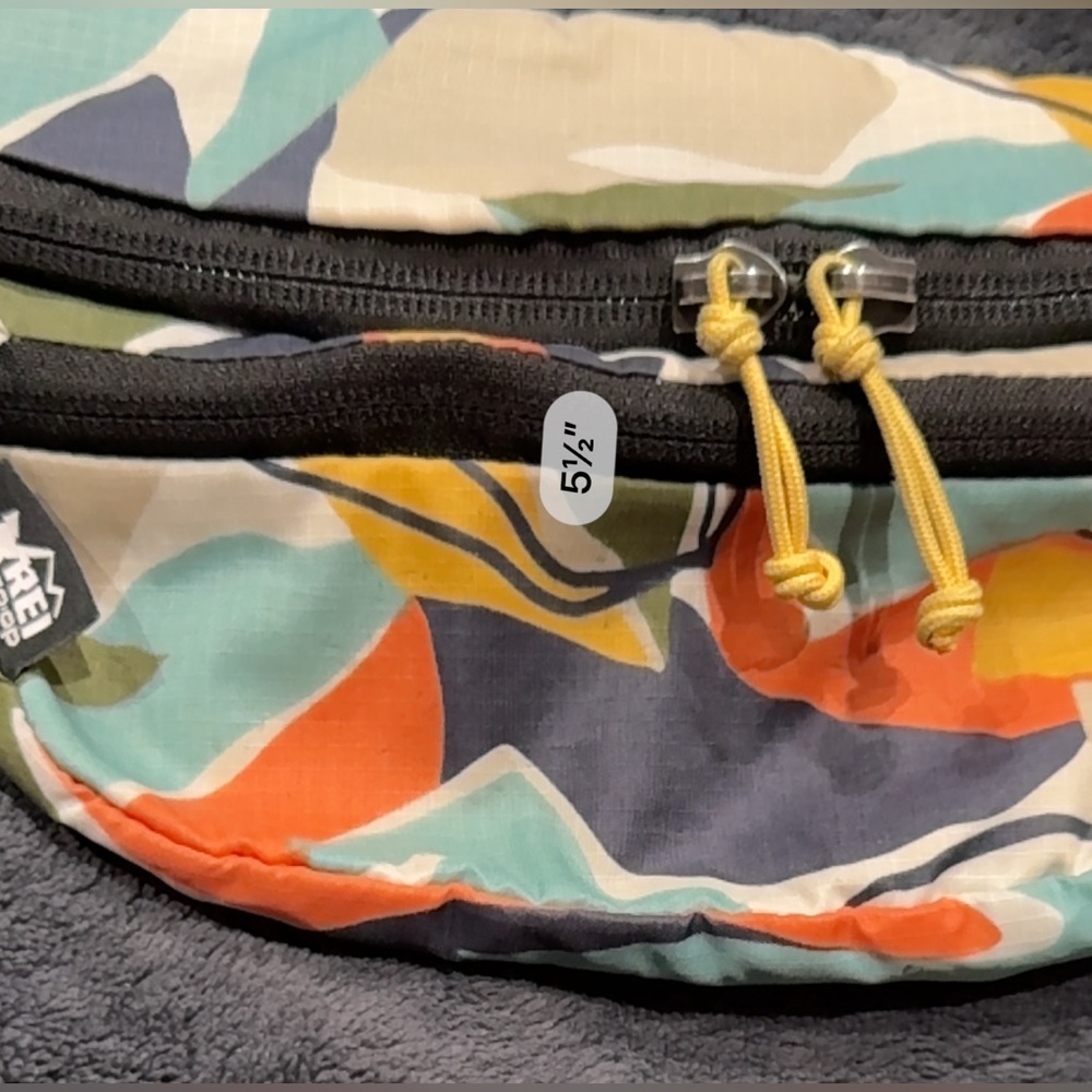 REl Co-op Trail 2 Print Waist Pack with a unique Tropical leaf pattern - Picture 13 of 16